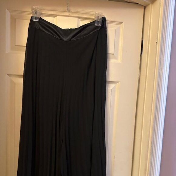 EXPO New York 16 Black Pleated Chiffon Palazzo Pants Wide Leg Culottes Flowy - Picture 2 of 2